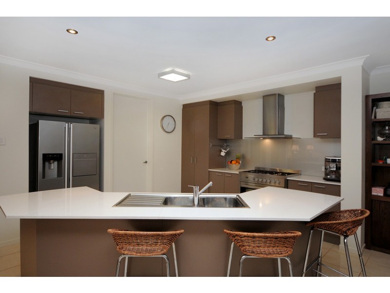 32 Nursery Drive, Middle Ridge QLD 4350