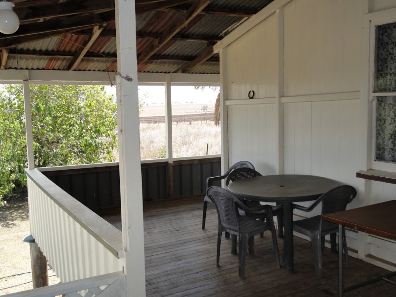 ” Glen View ” Mount Marshall, Allora QLD 4362