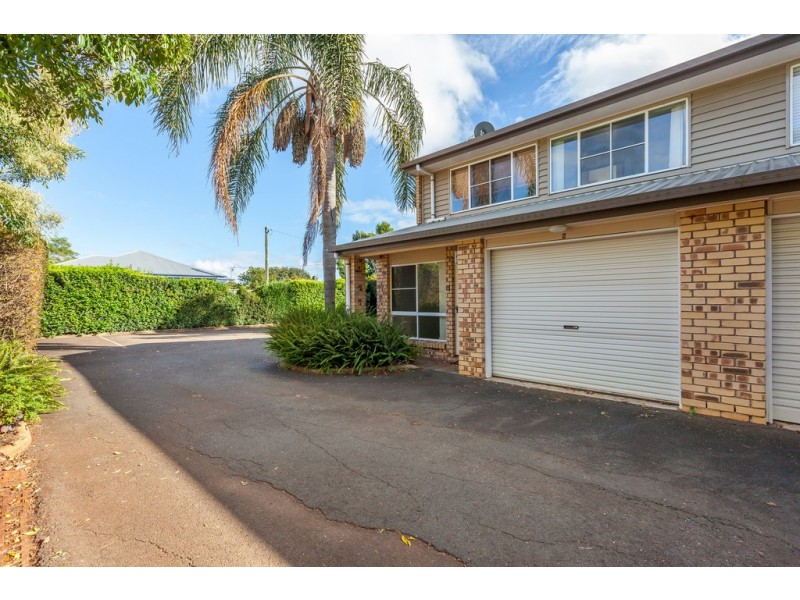 Unit 8/233 Hume Street, South Toowoomba QLD 4350