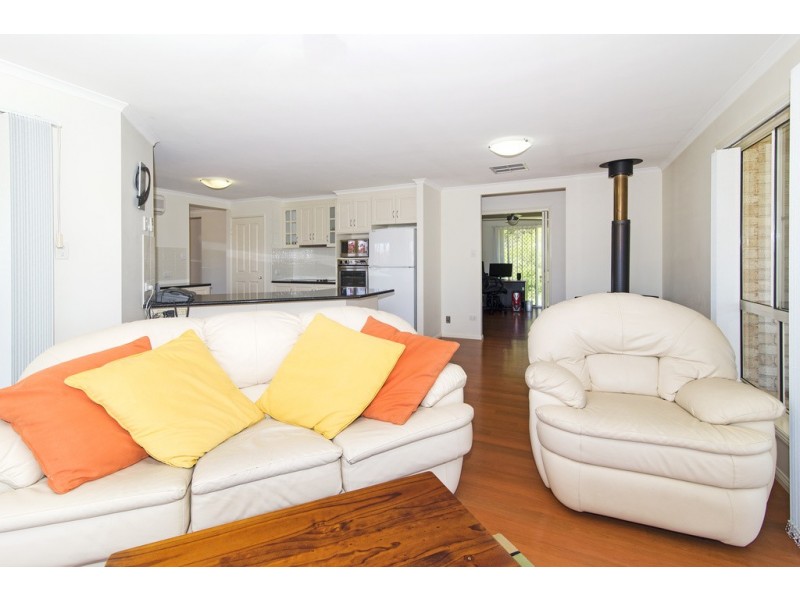 8 – 10 Panoramic Drive, Preston QLD 4352