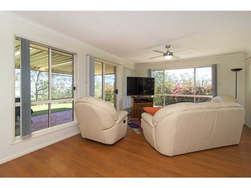 8 – 10 Panoramic Drive, Preston QLD 4352