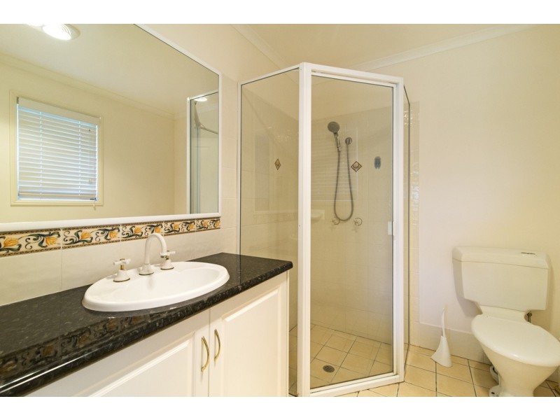 8 – 10 Panoramic Drive, Preston QLD 4352