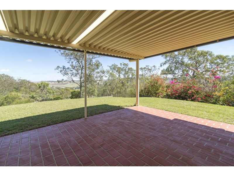 8 – 10 Panoramic Drive, Preston QLD 4352