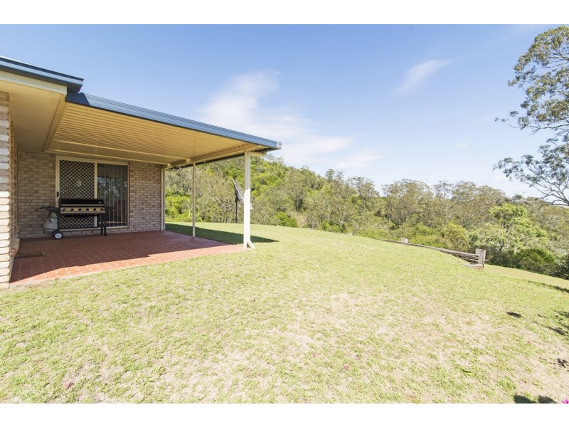 8 – 10 Panoramic Drive, Preston QLD 4352