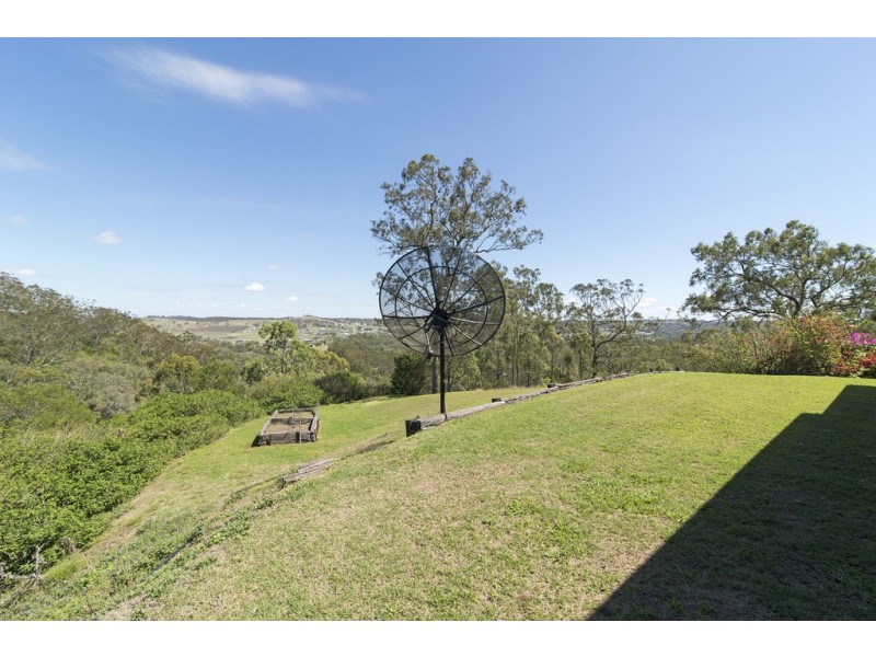 8 – 10 Panoramic Drive, Preston QLD 4352