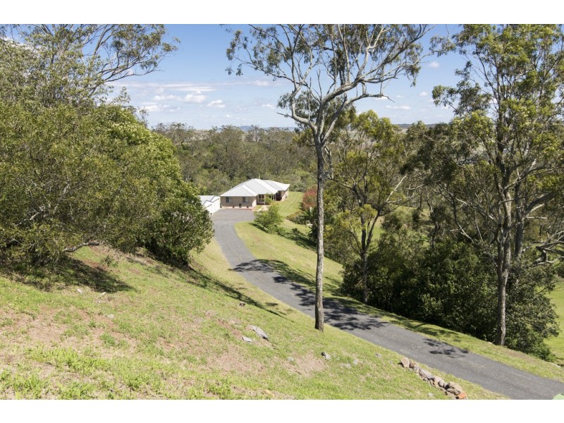 8 – 10 Panoramic Drive, Preston QLD 4352