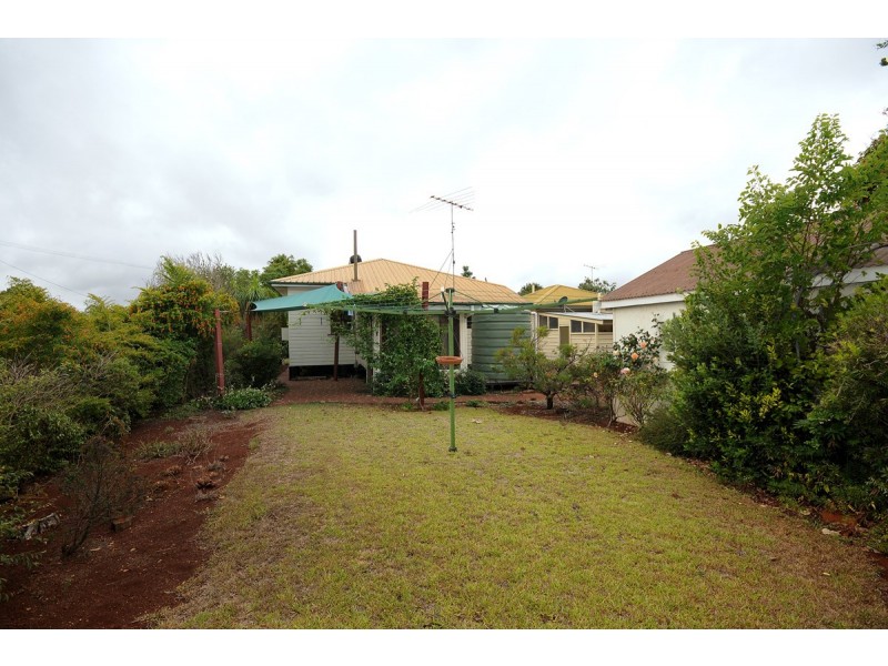 10 Goode Street, Newtown QLD 4350