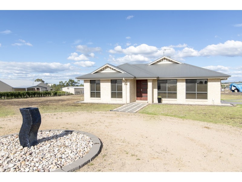 6 – 8 West Street, Cambooya QLD 4358