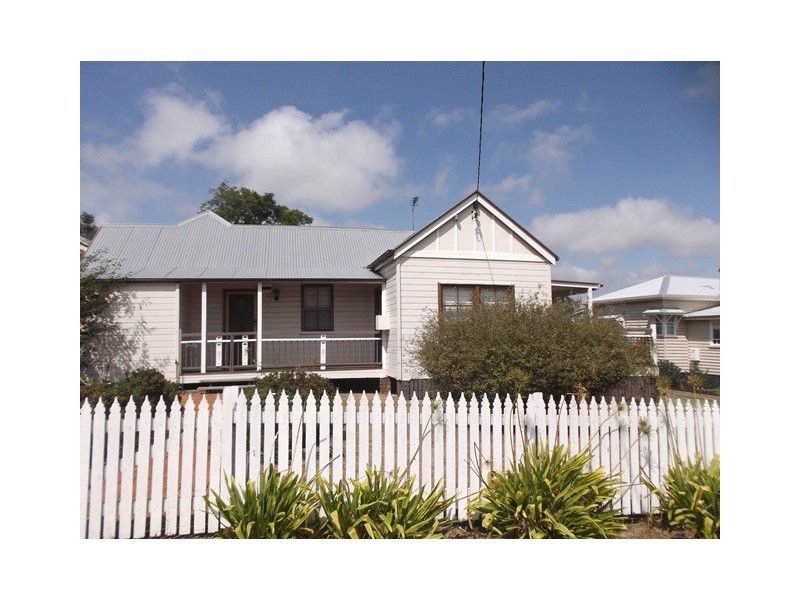 172 South Street, Centenary Heights QLD 4350