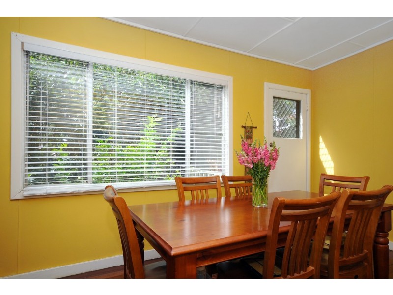 6 Fairholme Street, Mount Lofty QLD 4350