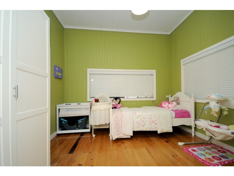 6 Fairholme Street, Mount Lofty QLD 4350