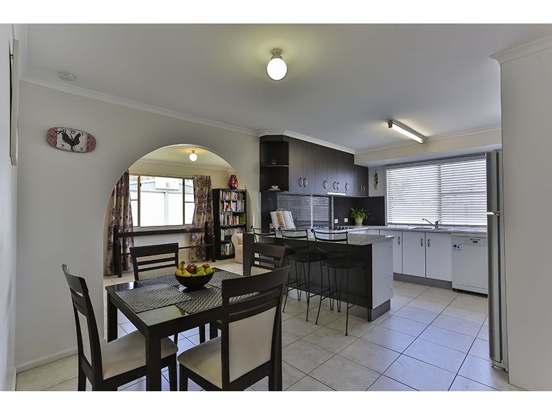 16 Black Court, Wilsonton QLD 4350