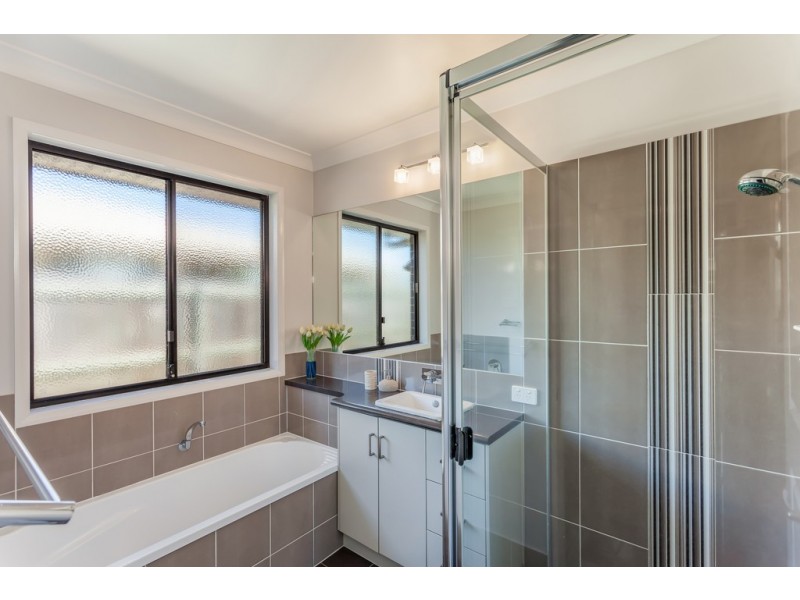 15 Vinnicombe Street, Kearneys Spring QLD 4350