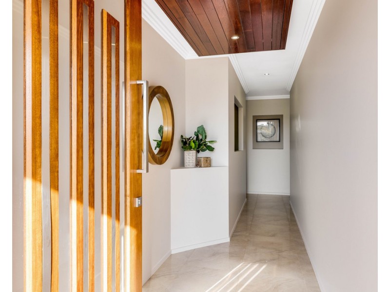 12 Vinnicombe Street, Kearneys Spring QLD 4350