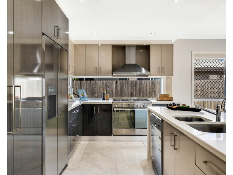 12 Vinnicombe Street, Kearneys Spring QLD 4350