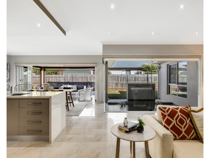 12 Vinnicombe Street, Kearneys Spring QLD 4350