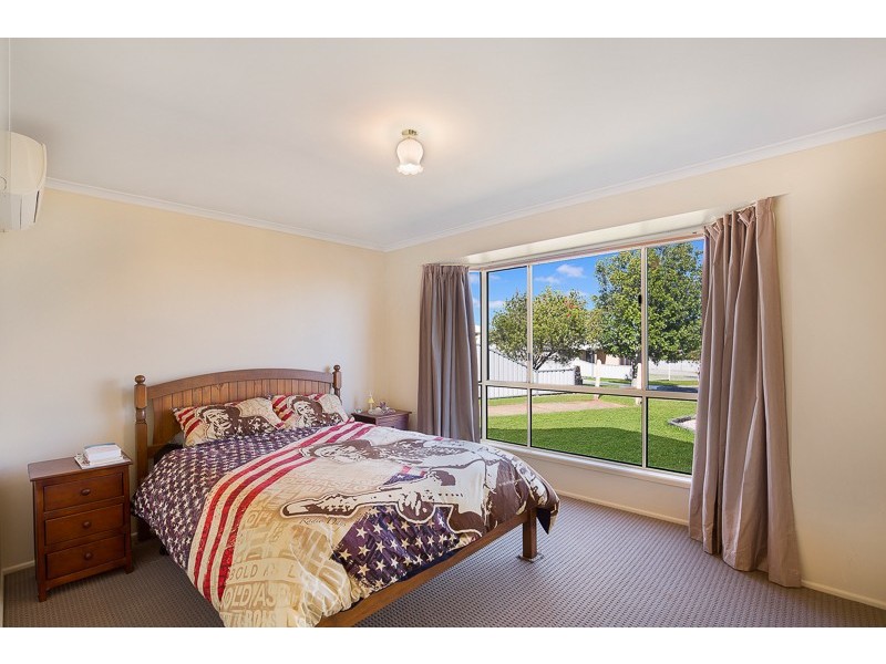 1 Nimrod Court, Wilsonton QLD 4350