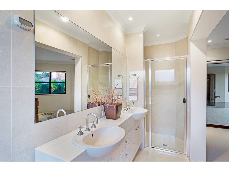 38 Fadden Crescent, Middle Ridge QLD 4350