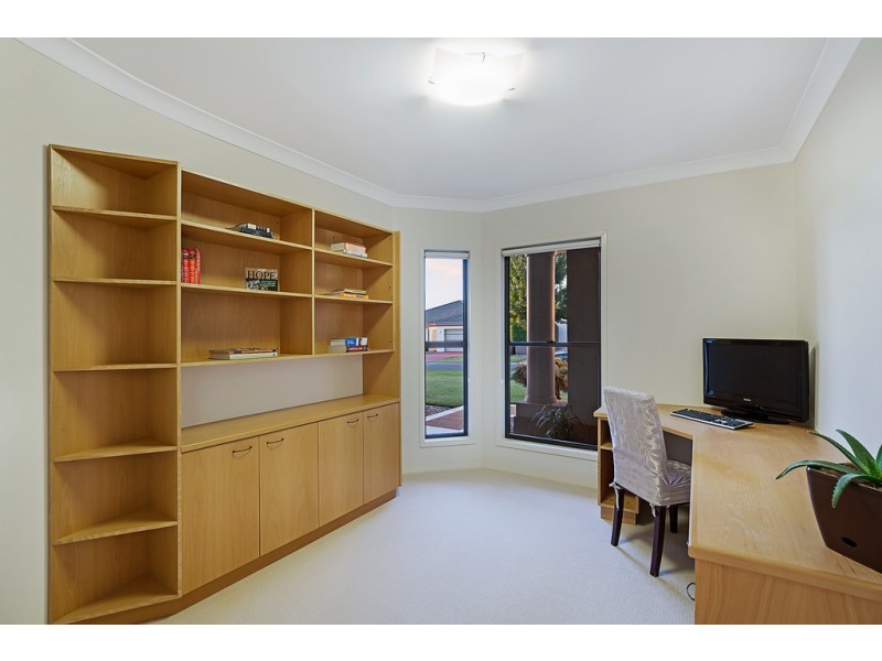 38 Fadden Crescent, Middle Ridge QLD 4350