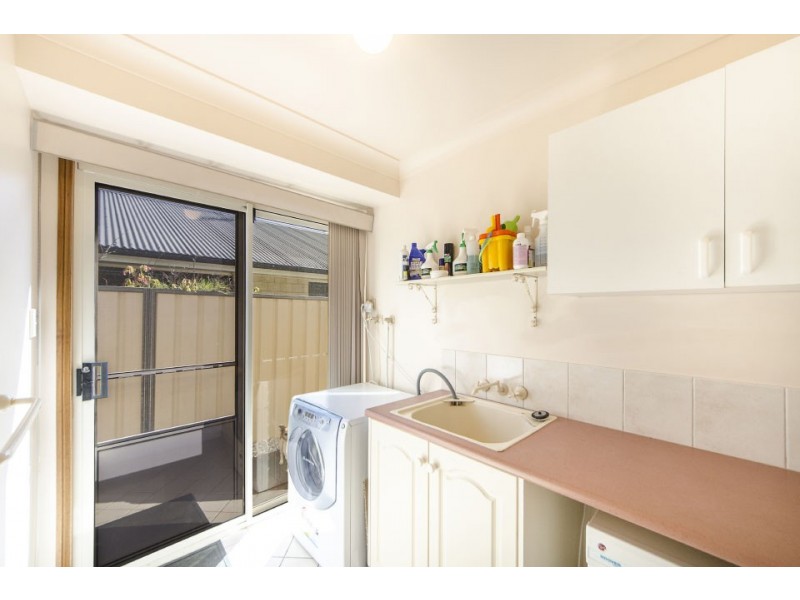 22 Mengel Court, Middle Ridge QLD 4350