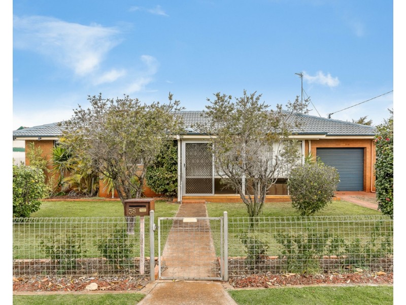 38 Glenvale Road, Harristown QLD 4350