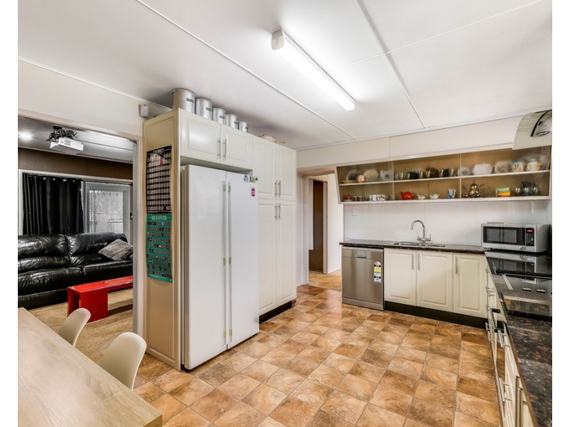 38 Glenvale Road, Harristown QLD 4350