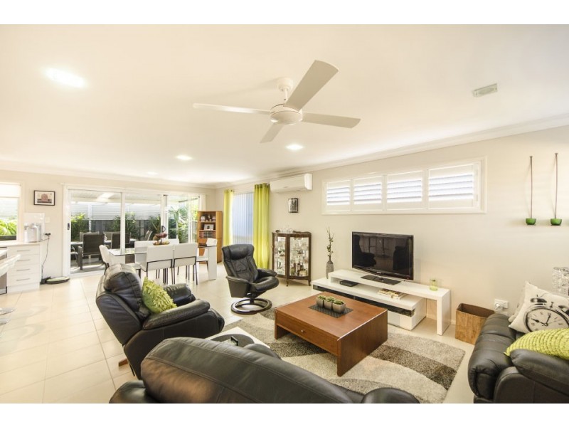 Unit 1/318-320 West Street, Kearneys Spring QLD 4350