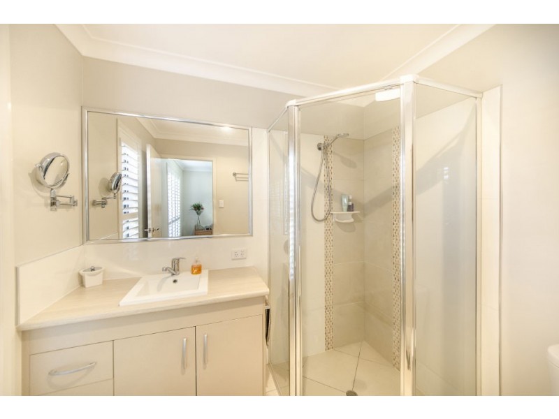 Unit 1/318-320 West Street, Kearneys Spring QLD 4350