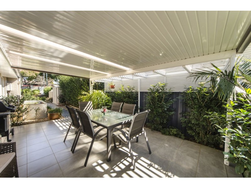 Unit 1/318-320 West Street, Kearneys Spring QLD 4350