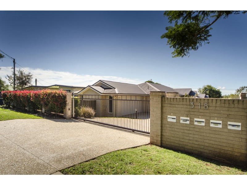 Unit 1/318-320 West Street, Kearneys Spring QLD 4350