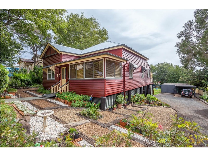 5 Cumming Street, North Toowoomba QLD 4350