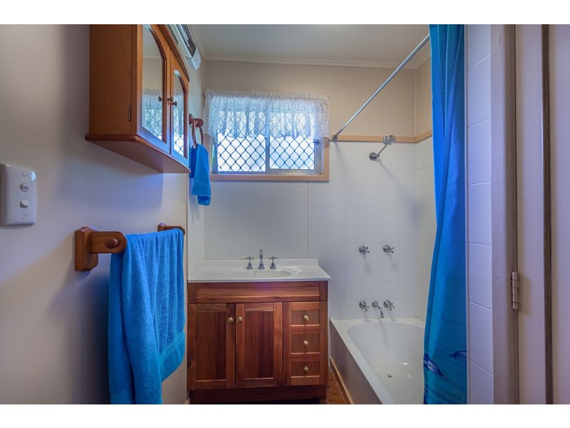 2 Shennan Street, Harristown QLD 4350