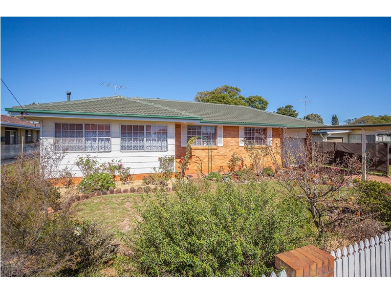 2 Shennan Street, Harristown QLD 4350