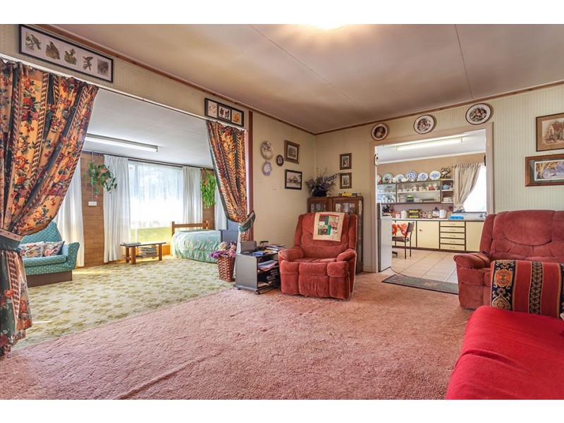 14 Perry Street, Harlaxton QLD 4350