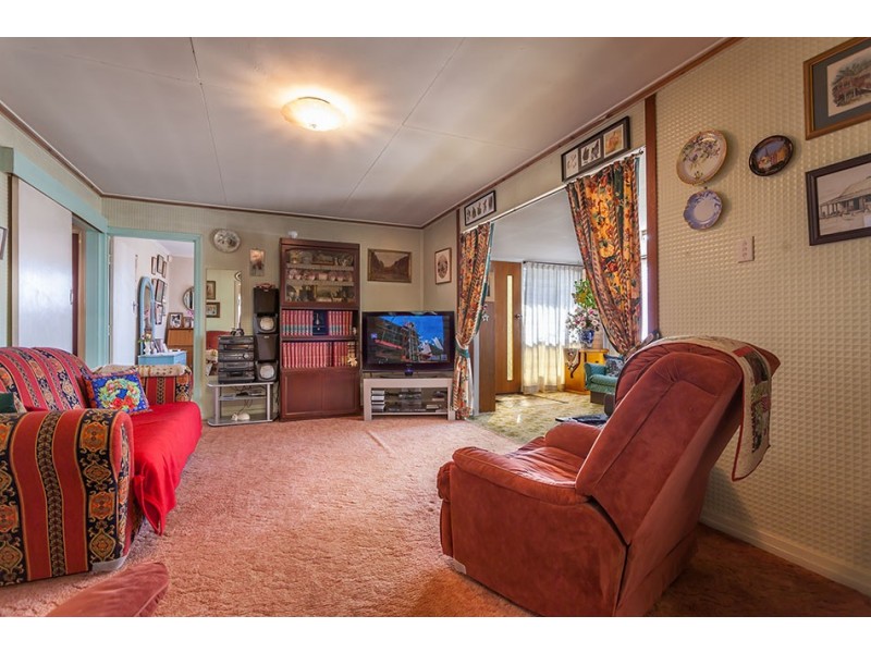 14 Perry Street, Harlaxton QLD 4350