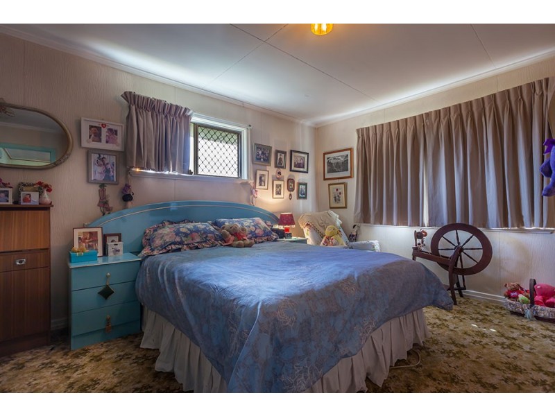 14 Perry Street, Harlaxton QLD 4350