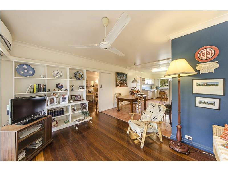 2 Hendy Street, Cranley QLD 4350