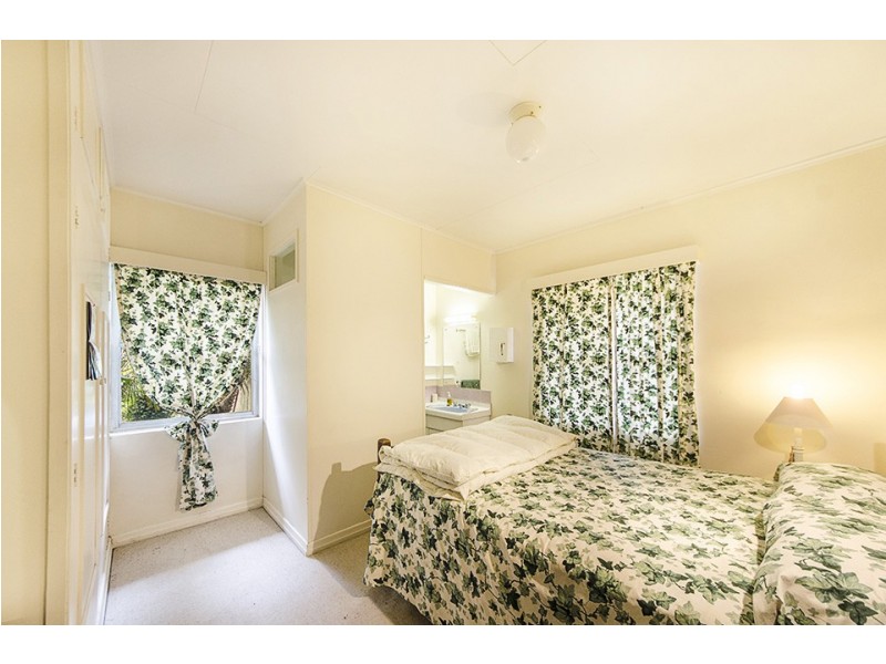 2 Hendy Street, Cranley QLD 4350