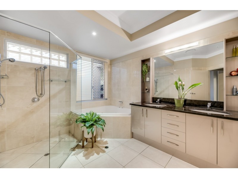 13 Caithness Court, Middle Ridge QLD 4350