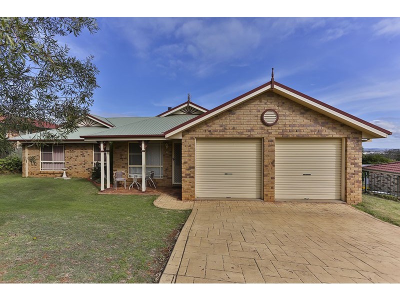 42 Barlow Street, Wilsonton QLD 4350