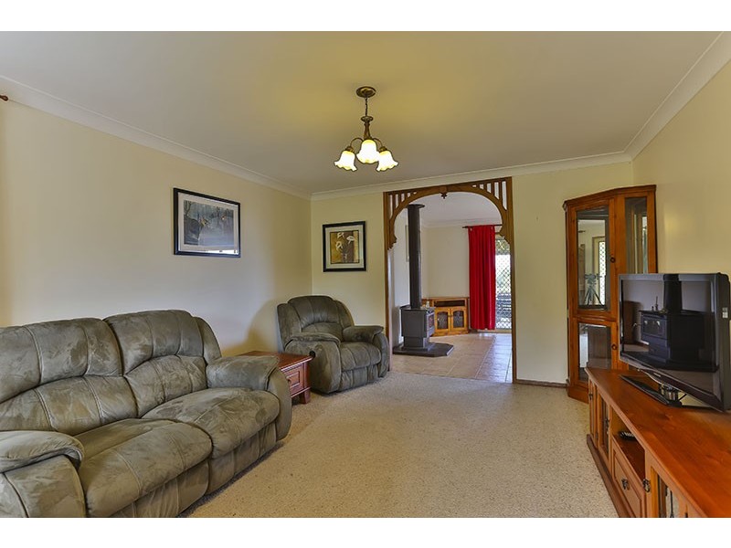 42 Barlow Street, Wilsonton QLD 4350