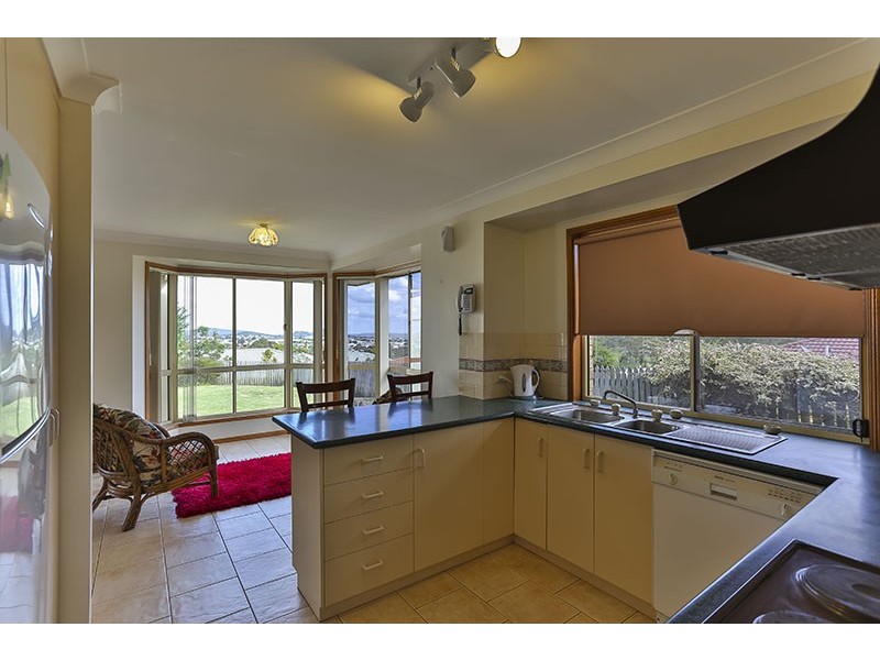 42 Barlow Street, Wilsonton QLD 4350