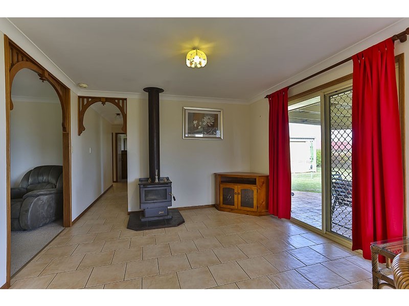 42 Barlow Street, Wilsonton QLD 4350