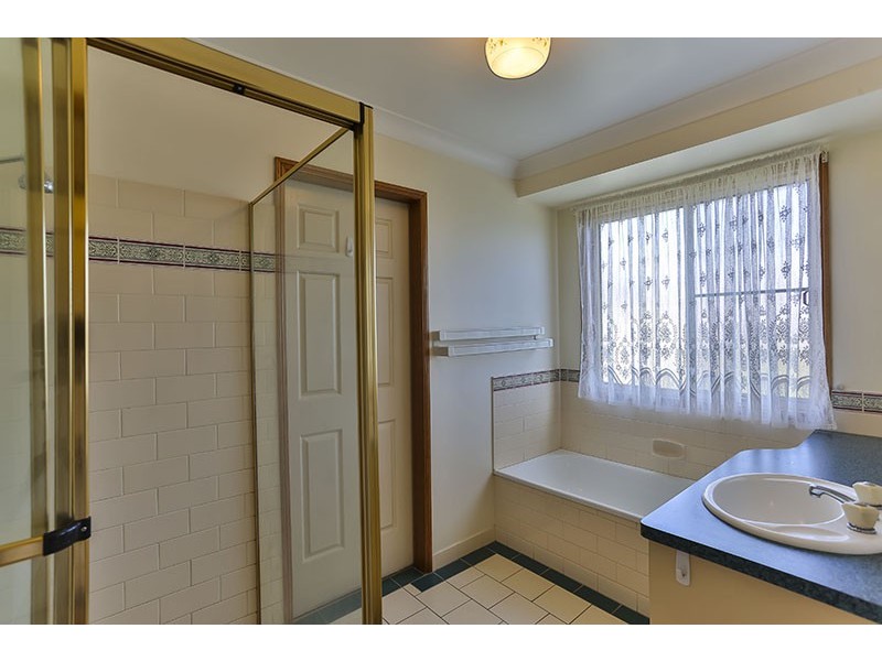 42 Barlow Street, Wilsonton QLD 4350