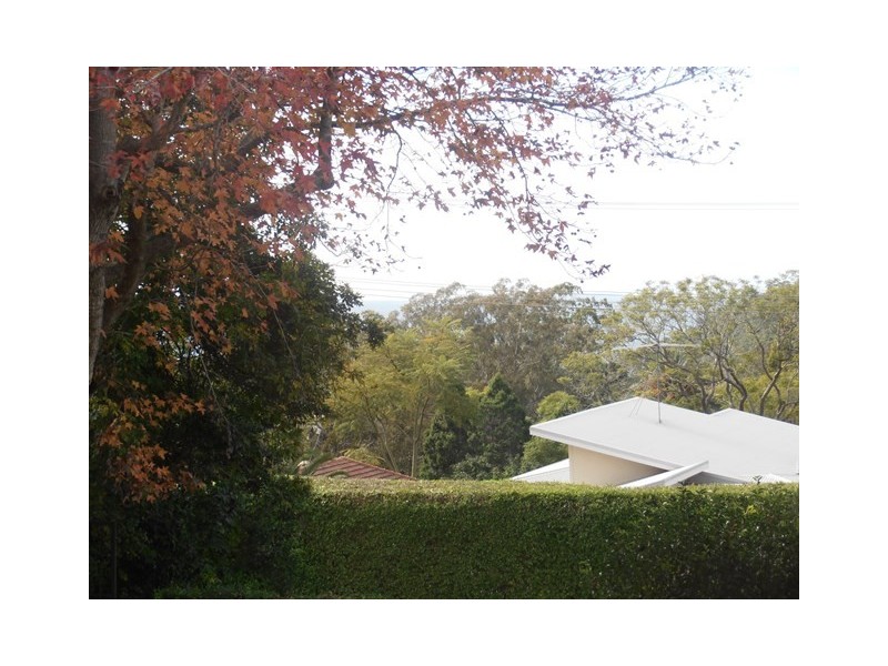 3A Curzon, Mount Lofty QLD 4350