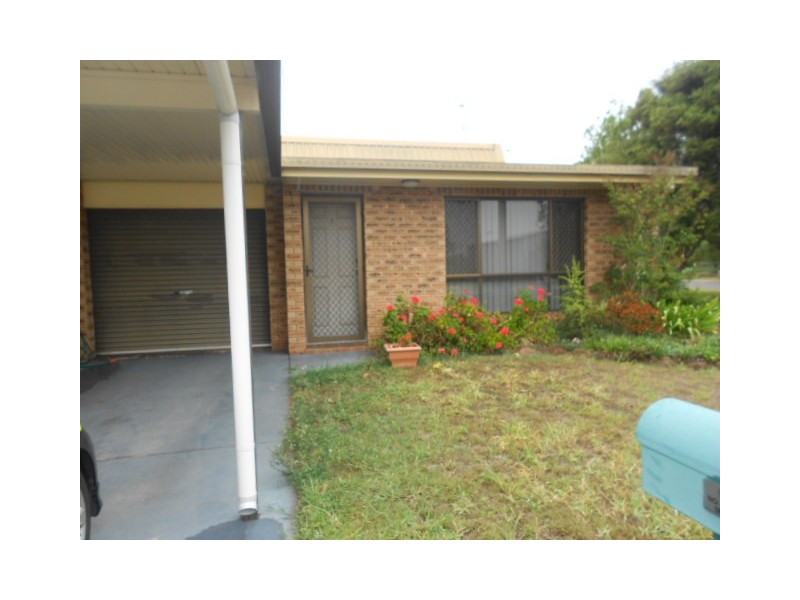 2/11 Lillian Court, Harristown QLD 4350