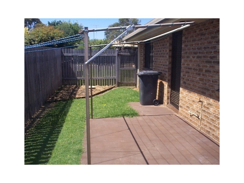 2/11 Lillian Court, Harristown QLD 4350