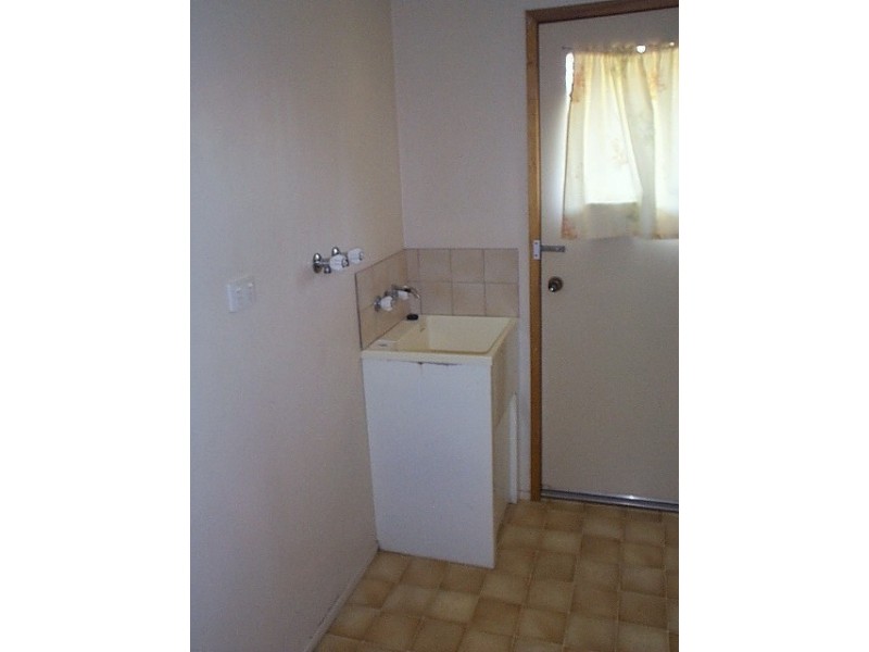 2/11 Lillian Court, Harristown QLD 4350