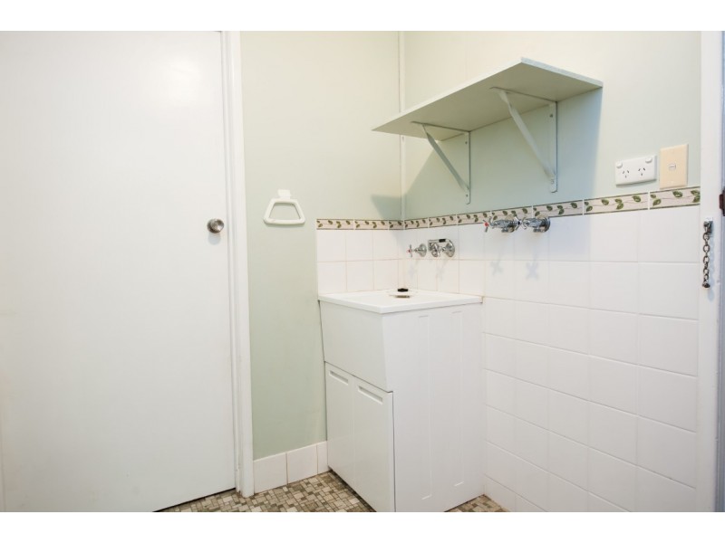 Unit 2/4 Muir Street, Harlaxton QLD 4350