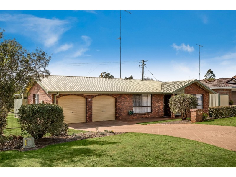 25 Jull Drive, Centenary Heights QLD 4350